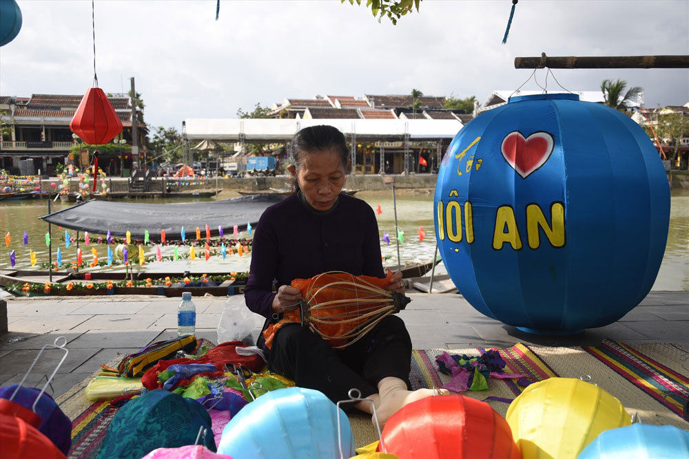 10ANH 9 HOI AN MUNG N