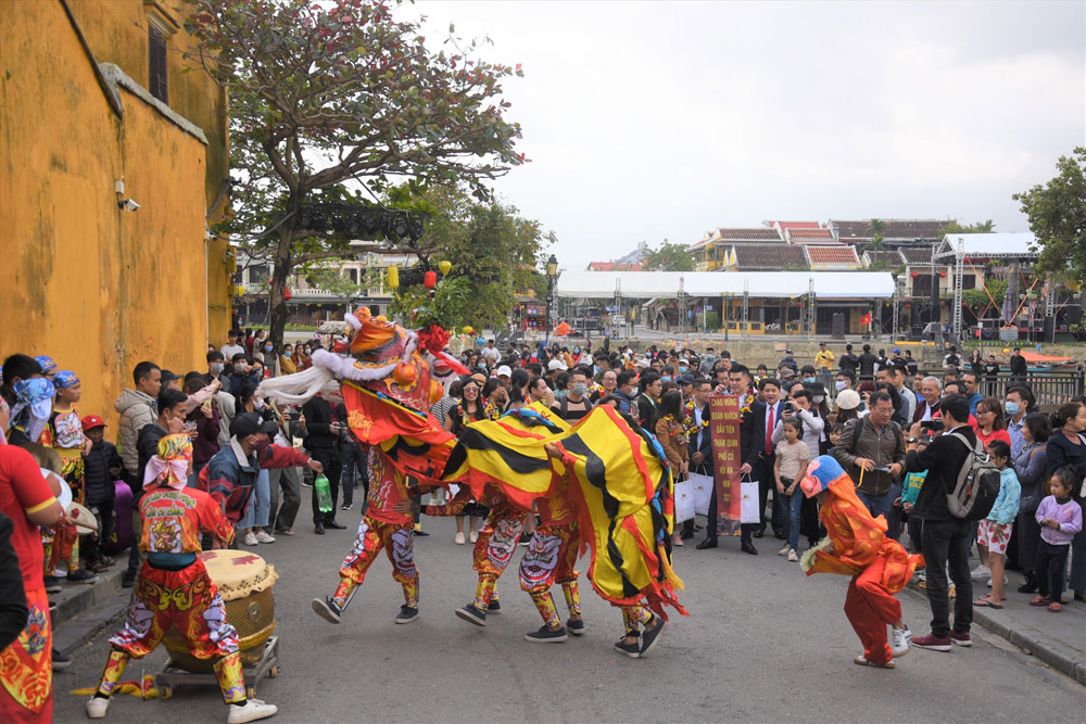 3ANH 2 HOI AN MUNG NA