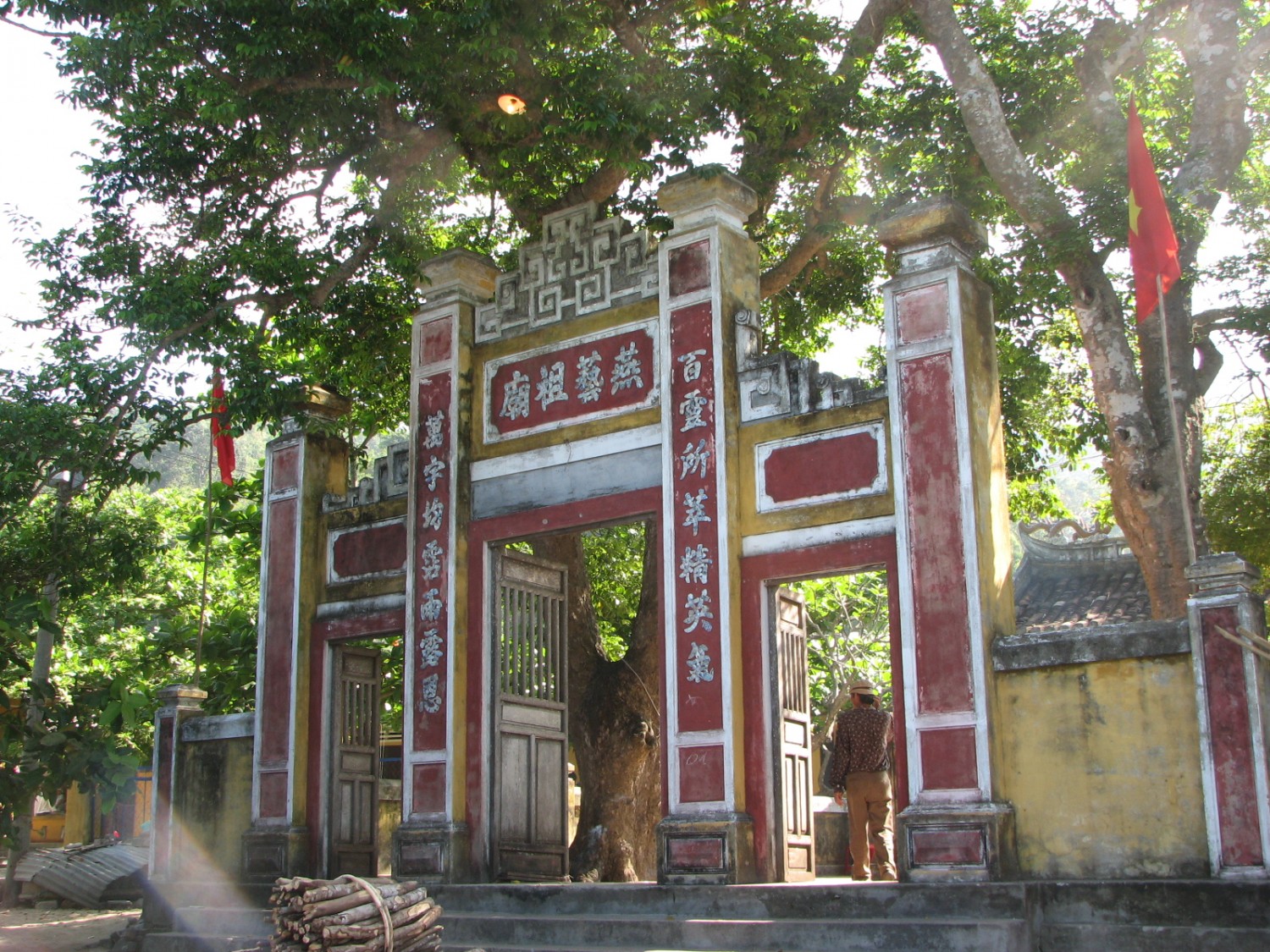 mieu to nghe yen