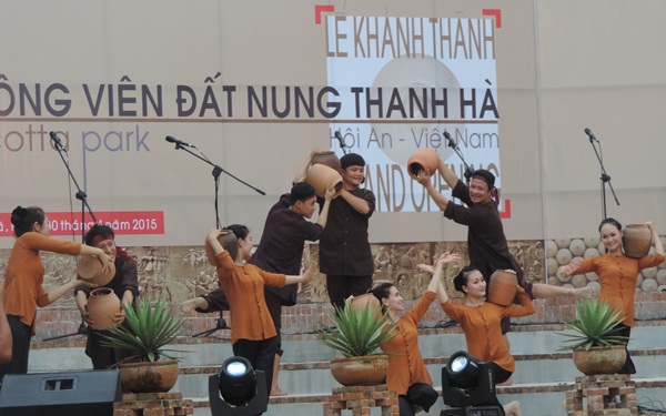 Khánh thành công viên đất nung Thanh Hà