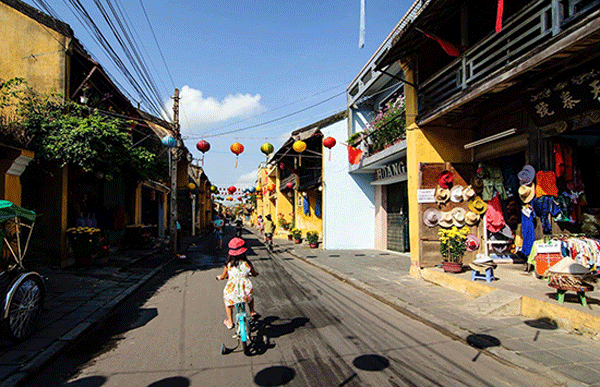 Hoi An voi nhung net rieng thoi vang son